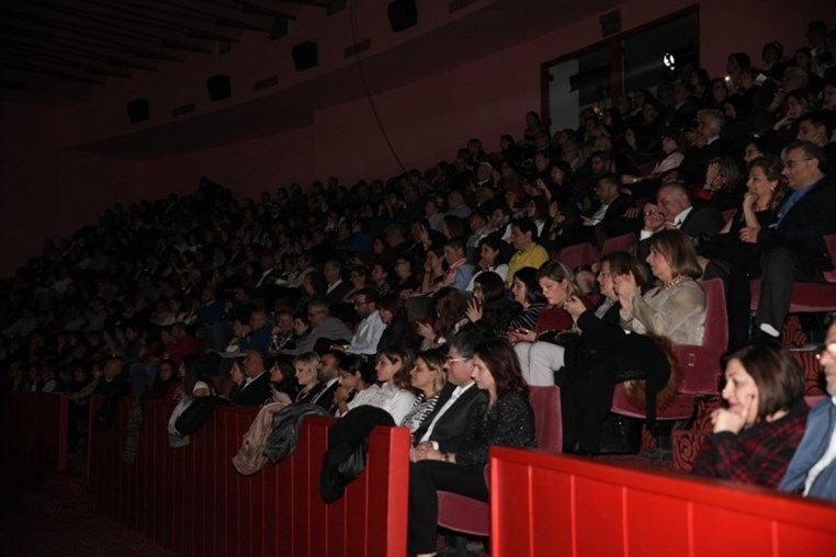 Bernard Sauvat Au Casino Du Liban